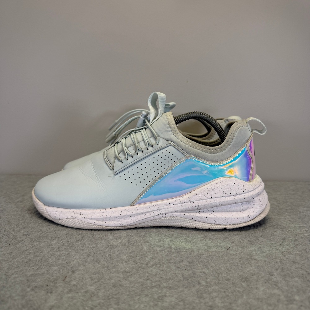 Clove Nursing Shoes Womens Size 8 Light Blue Fluid Resisdent Comfort Sneakers